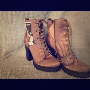 Steve Madden size 6 boots